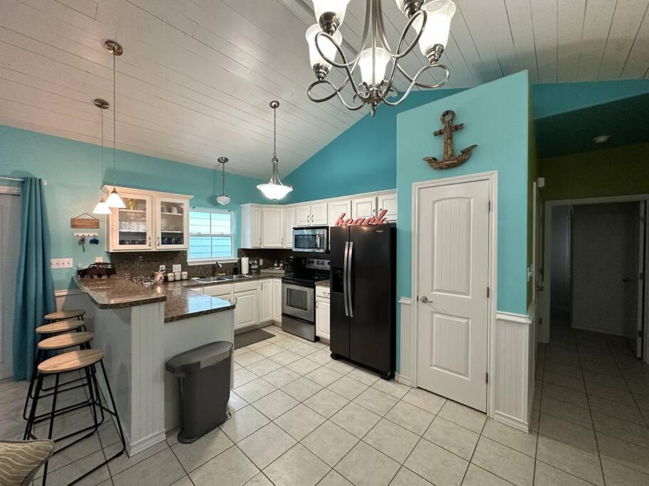 Barefoot Bungalow - Pet Friendly- 2 Bdrm Townhome Corpus Christi Eksteriør billede