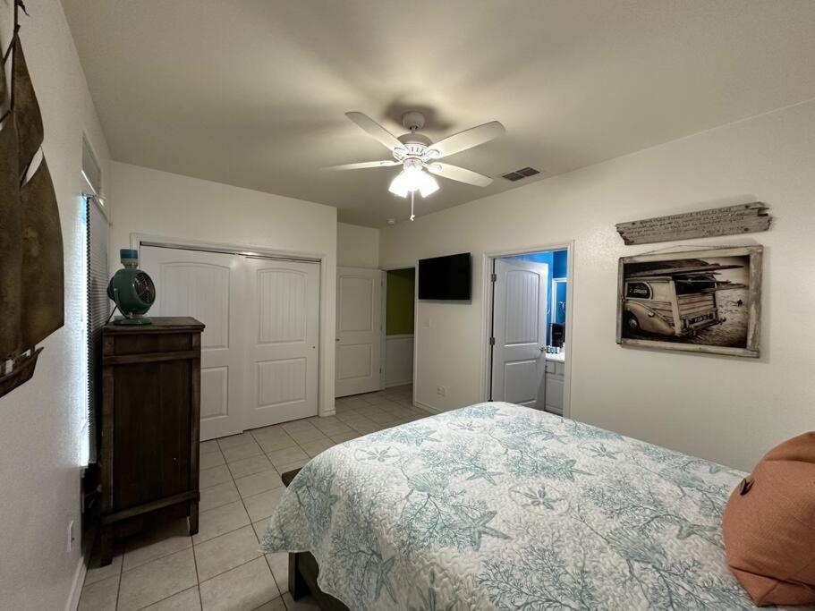 Barefoot Bungalow - Pet Friendly- 2 Bdrm Townhome Corpus Christi Eksteriør billede