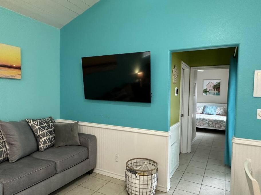 Barefoot Bungalow - Pet Friendly- 2 Bdrm Townhome Corpus Christi Eksteriør billede